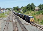 CSX 5376 leads train L620-01 across Boylan Junction